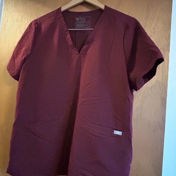 Figs Casma Three-Pocket Scrub Top (Burgundy -- XL) - Picture 1 of 3